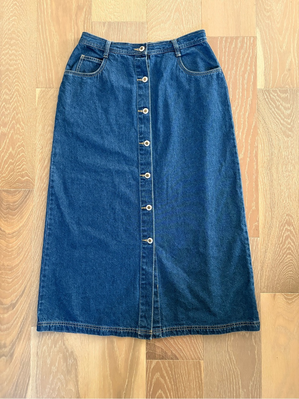 Button-Front Denim Midi Skirt in Dark Blue
